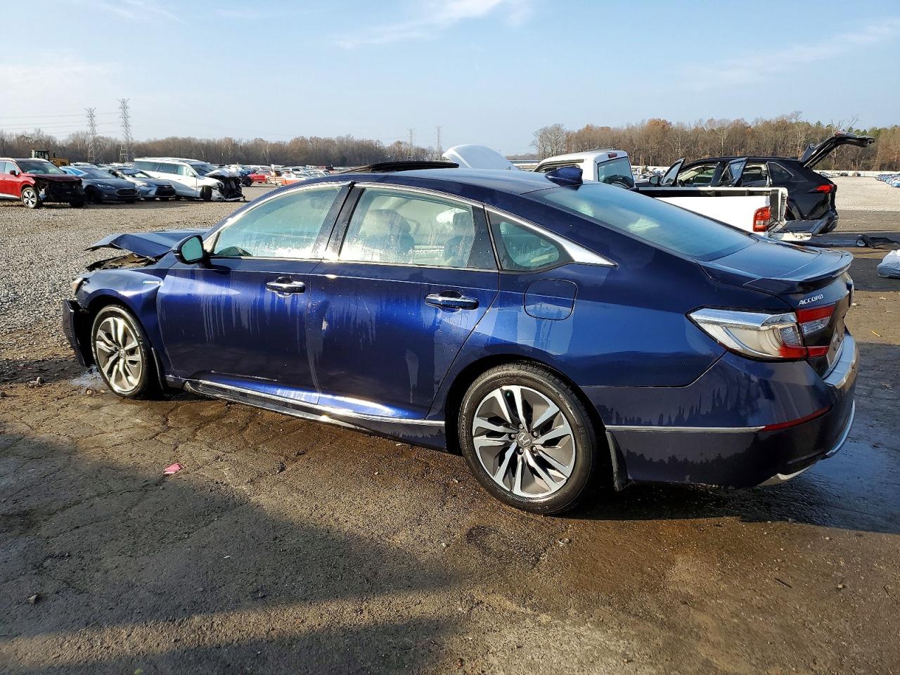 2018 HONDA ACCORD TOURING HYBRID photo 2