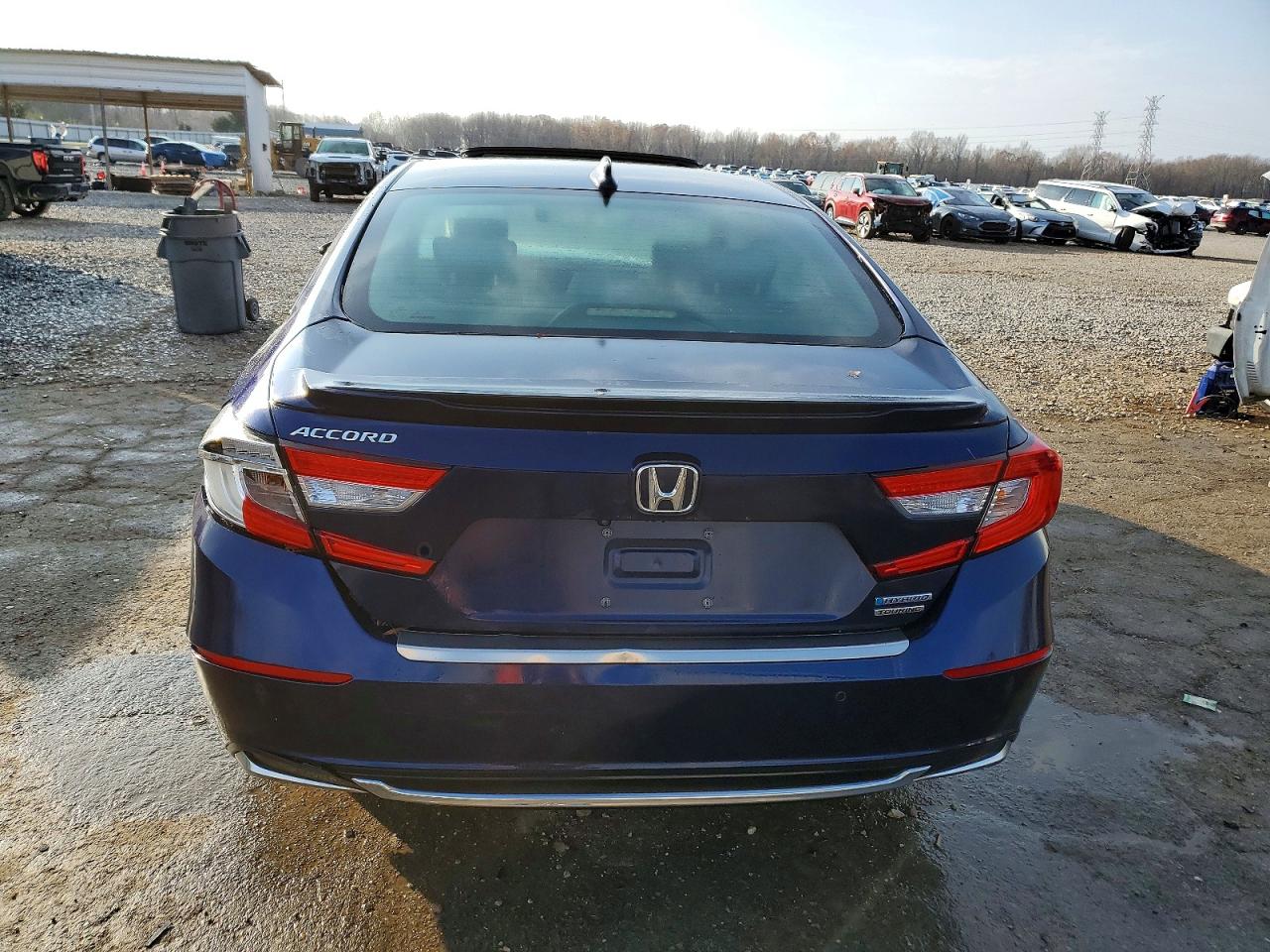 2018 HONDA ACCORD TOURING HYBRID photo 6