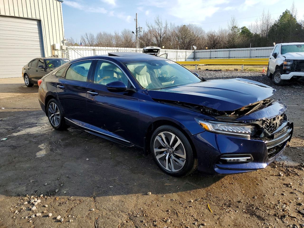 2018 HONDA ACCORD TOURING HYBRID photo 4
