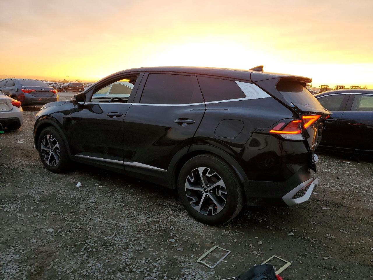 2025 KIA SPORTAGE EX photo 3