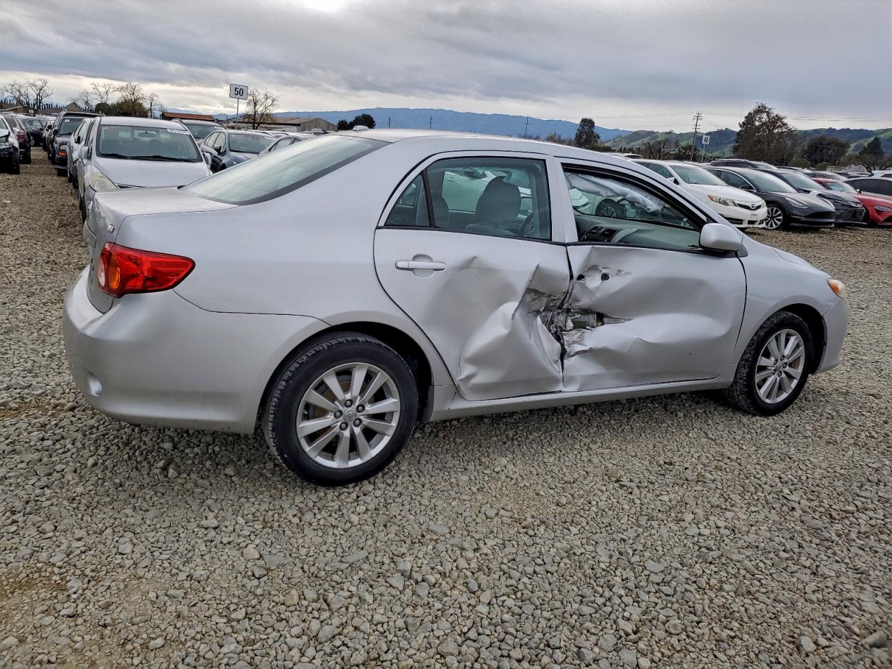2010 TOYOTA COROLLA BASE photo 5