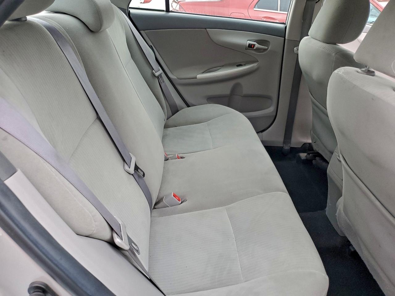 2010 TOYOTA COROLLA BASE photo 19
