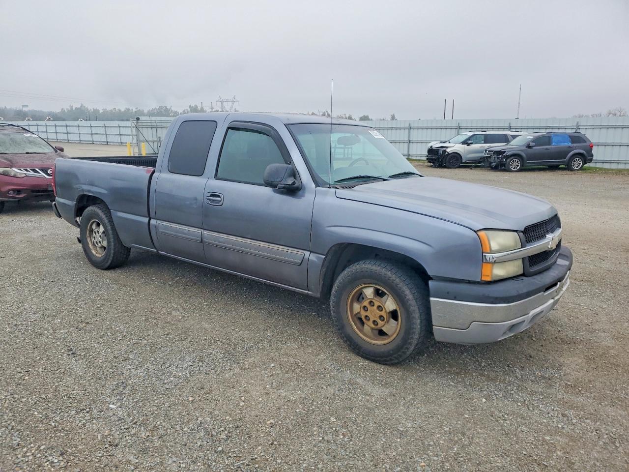 2004 CHEVROLET SILVERADO C1500 photo 4