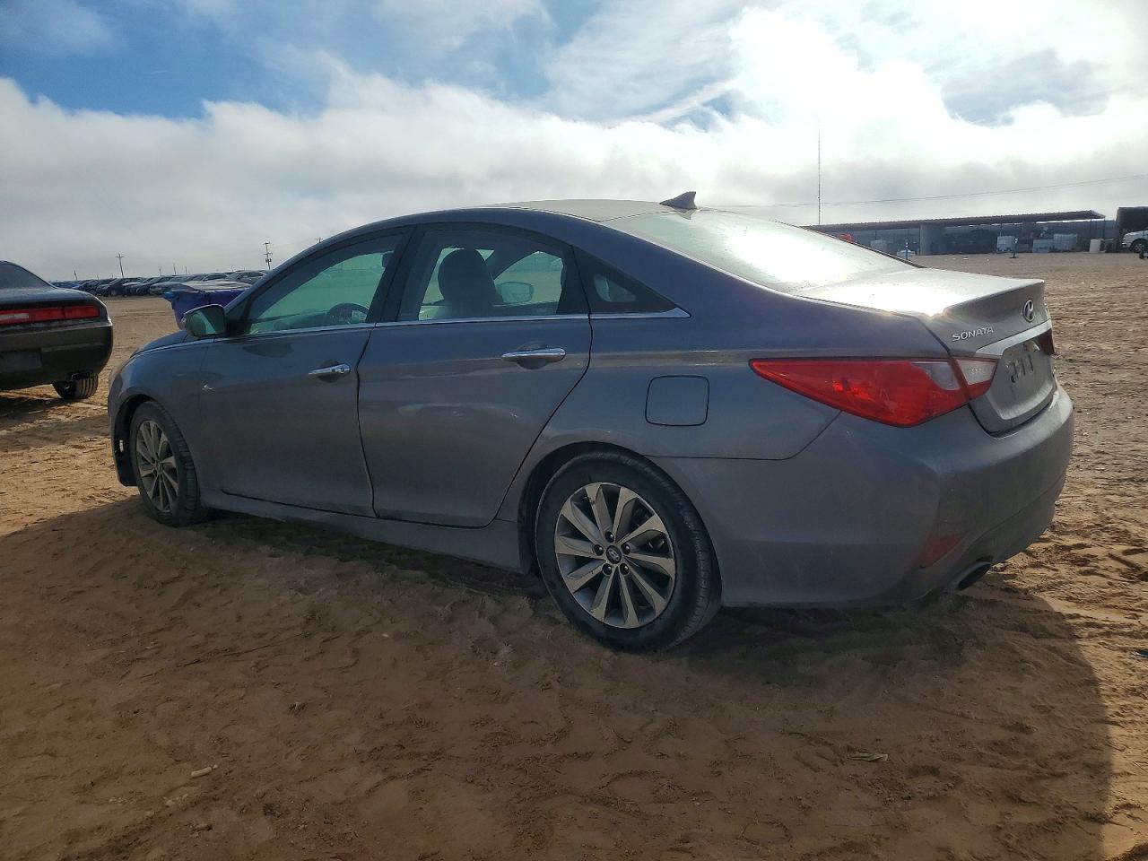 2014 HYUNDAI SONATA photo 2