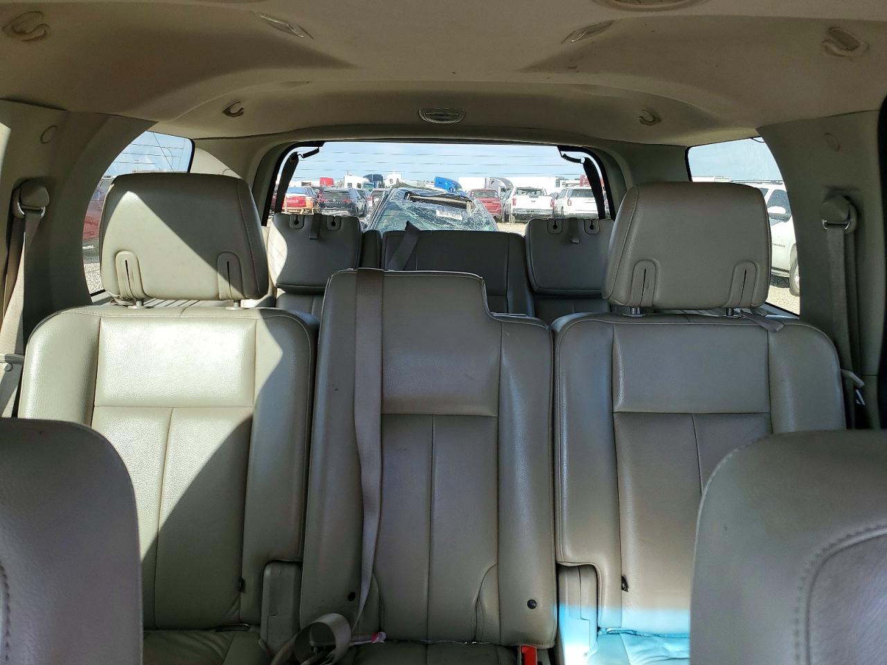 2011 FORD EXPEDITION XLT photo 10