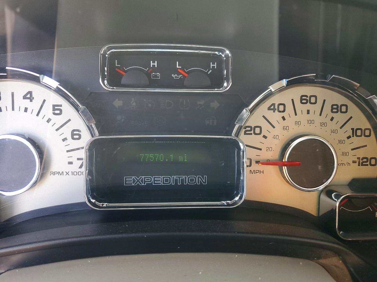 2011 FORD EXPEDITION XLT photo 9