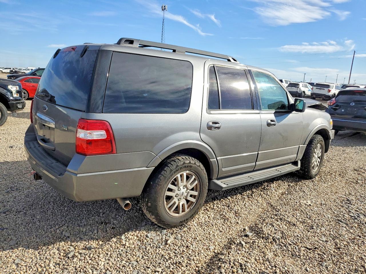 2011 FORD EXPEDITION XLT photo 3