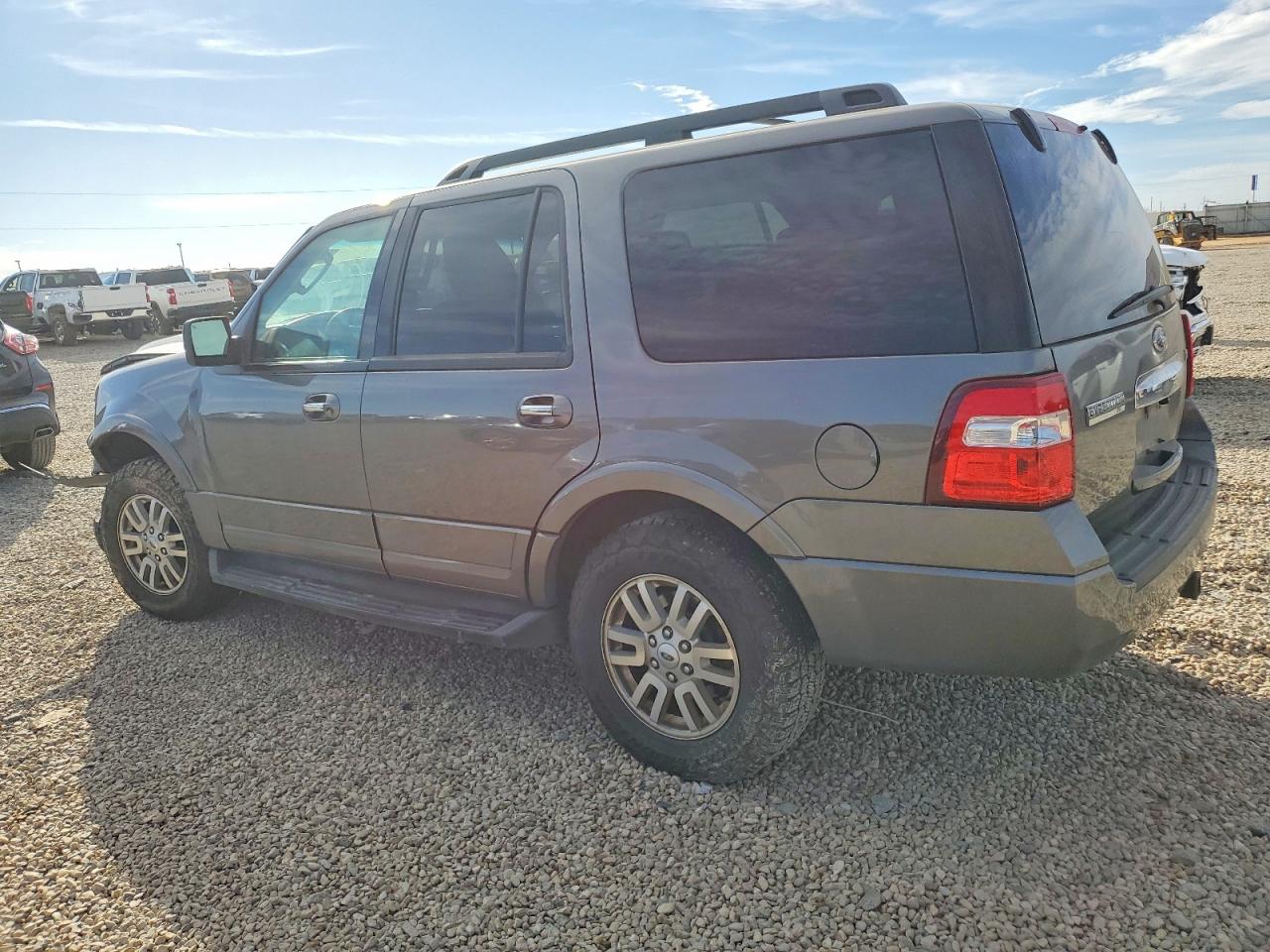 2011 FORD EXPEDITION XLT photo 2