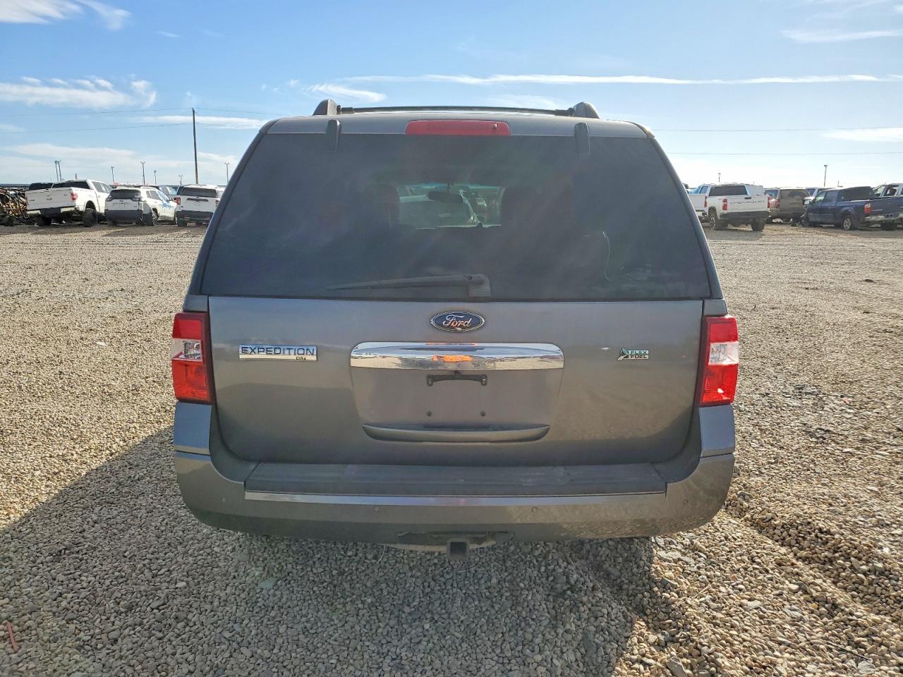 2011 FORD EXPEDITION XLT photo 6