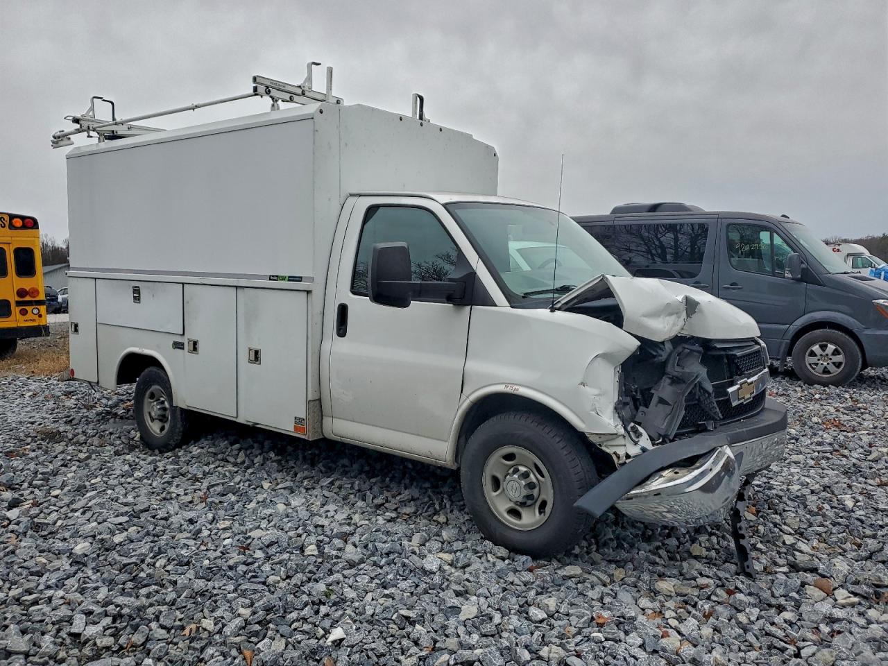 2016 CHEVROLET EXPRESS G3500 photo 4