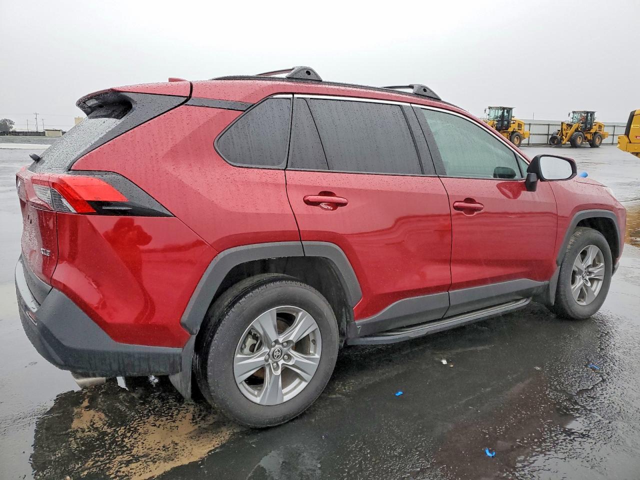 2024 TOYOTA RAV4 XLE photo 3