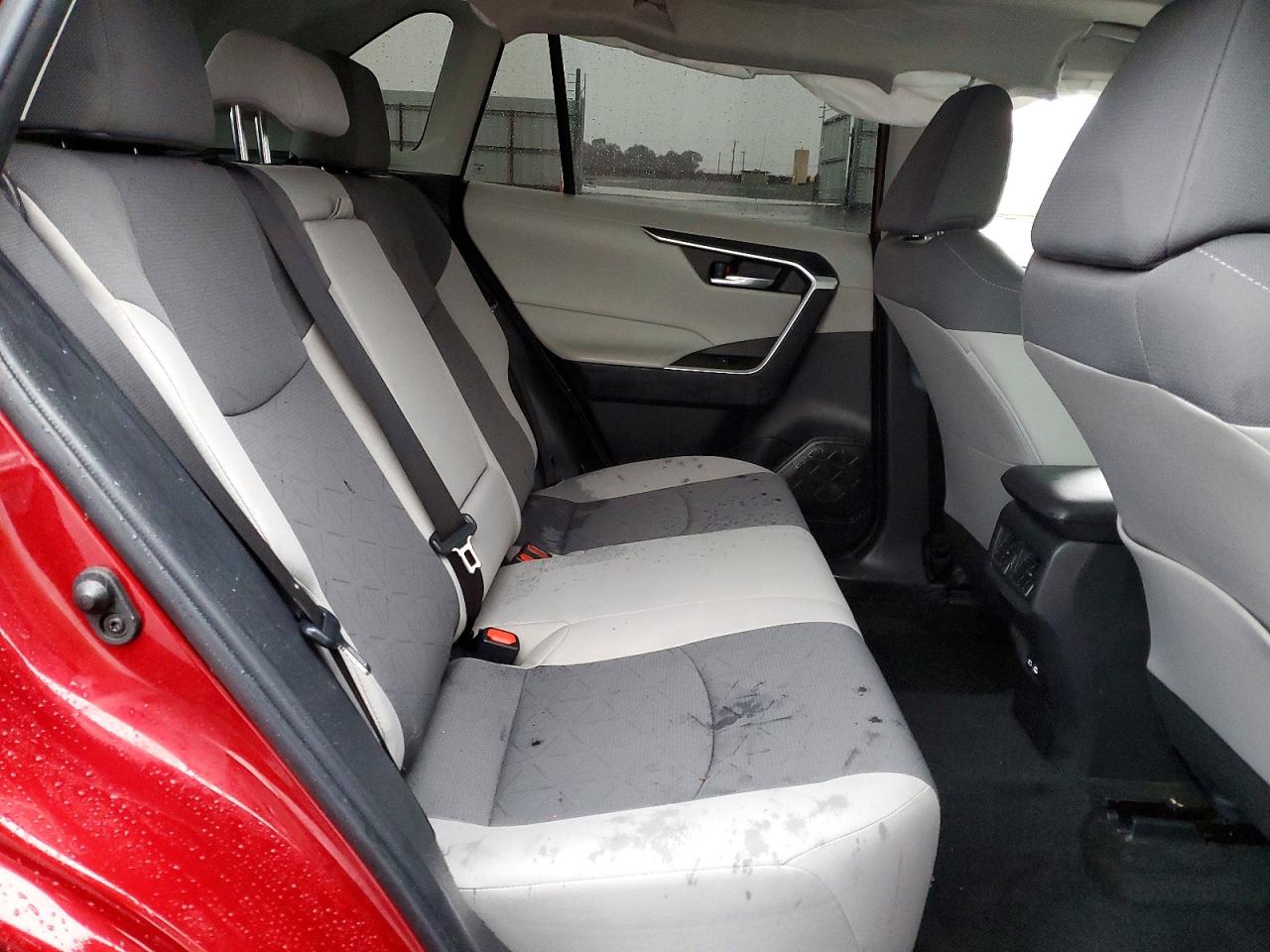 2024 TOYOTA RAV4 XLE photo 11