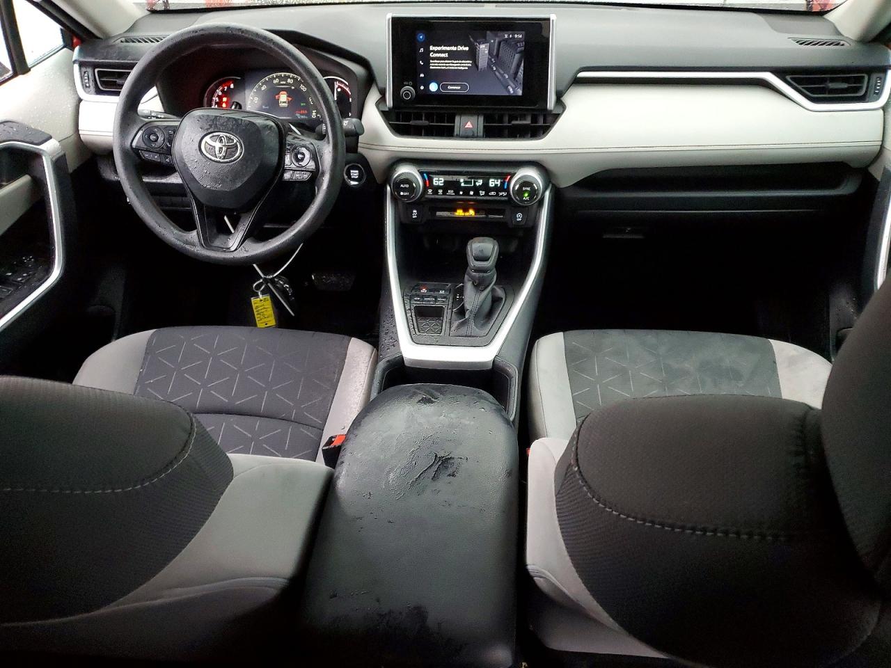 2024 TOYOTA RAV4 XLE photo 8
