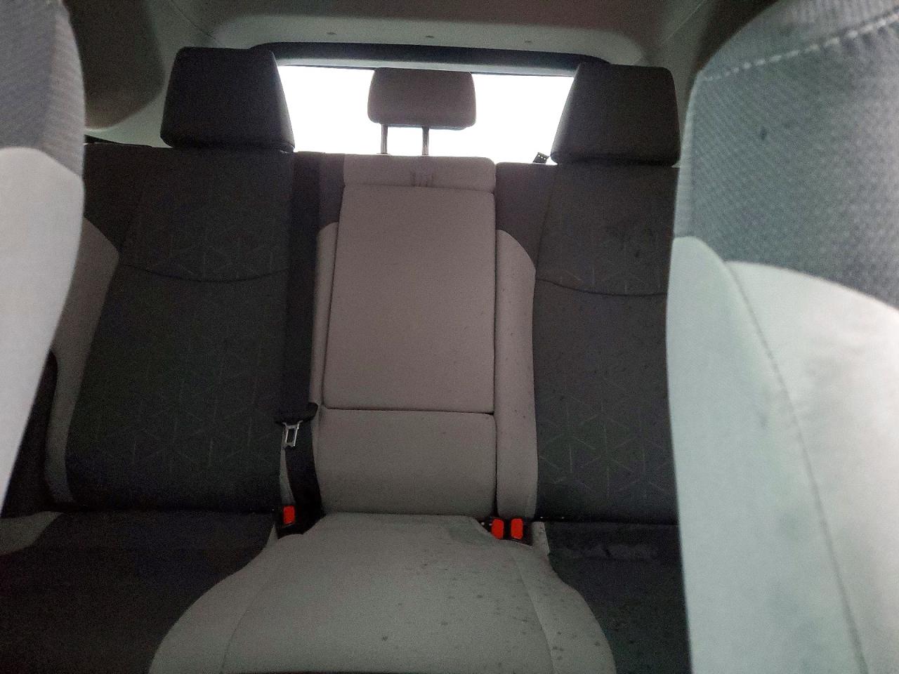 2024 TOYOTA RAV4 XLE photo 10
