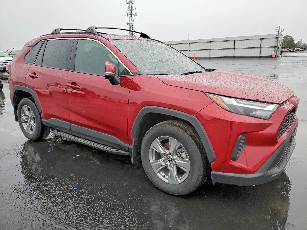 2024 TOYOTA RAV4 XLE photo 4