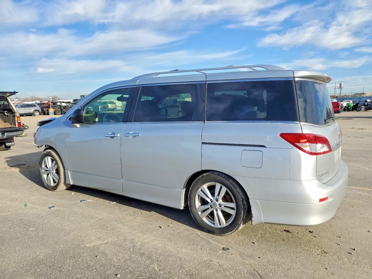 2013 NISSAN QUEST S photo 2