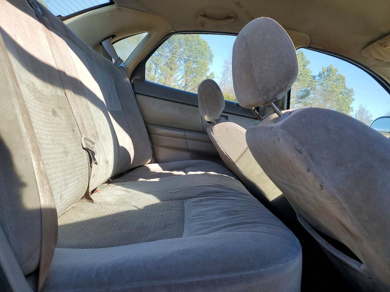 2004 FORD TAURUS SE photo 10