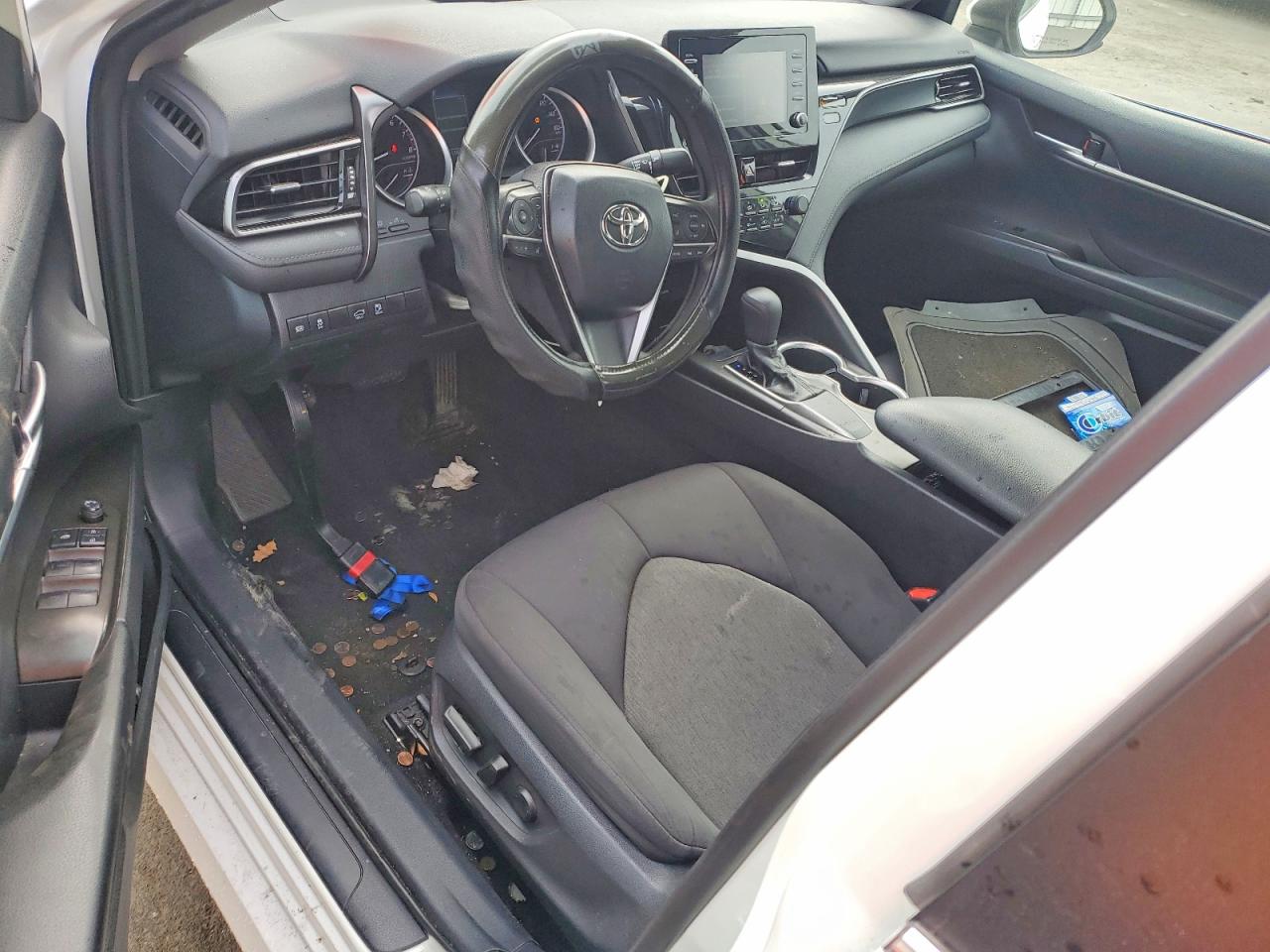 2021 TOYOTA CAMRY LE photo 8