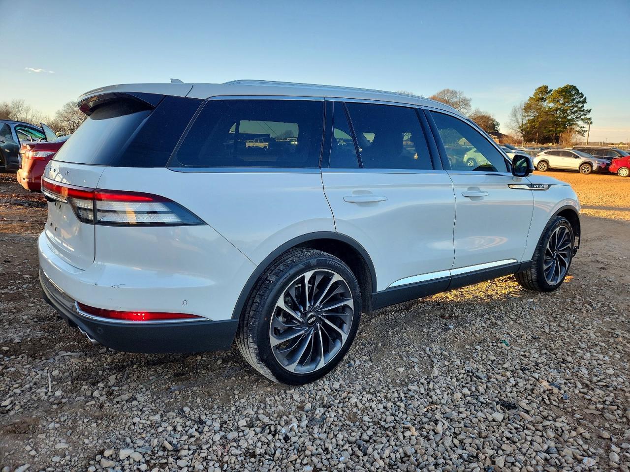 2020 LINCOLN AVIATOR RESERVE photo 3