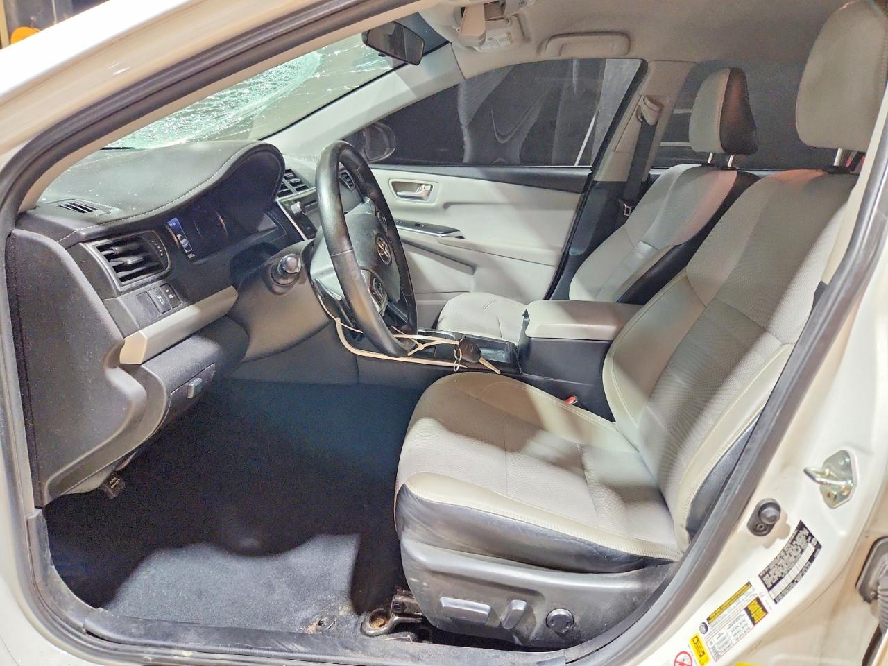 2016 TOYOTA CAMRY LE photo 7