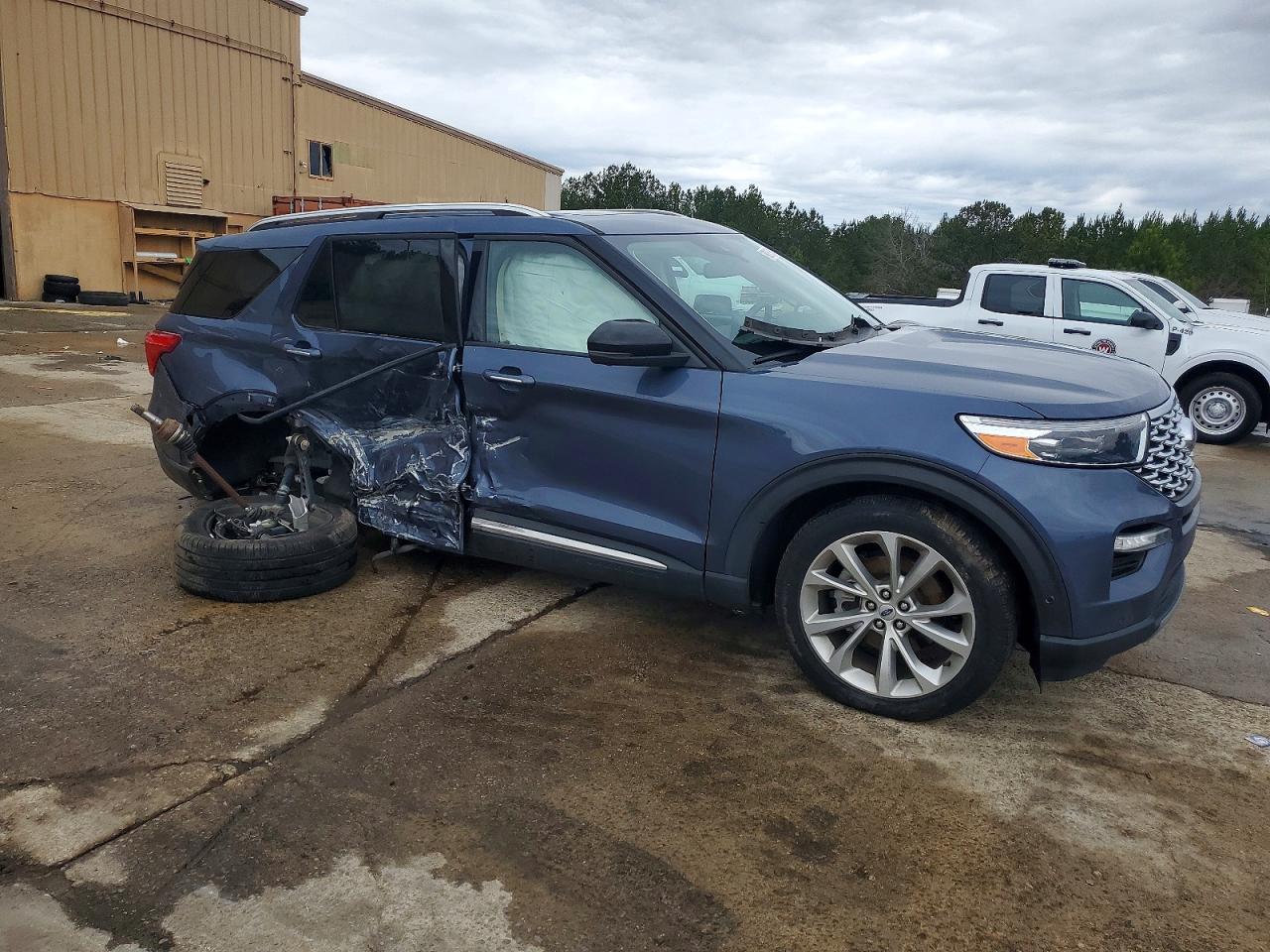 2021 FORD EXPLORER PLATINUM photo 4
