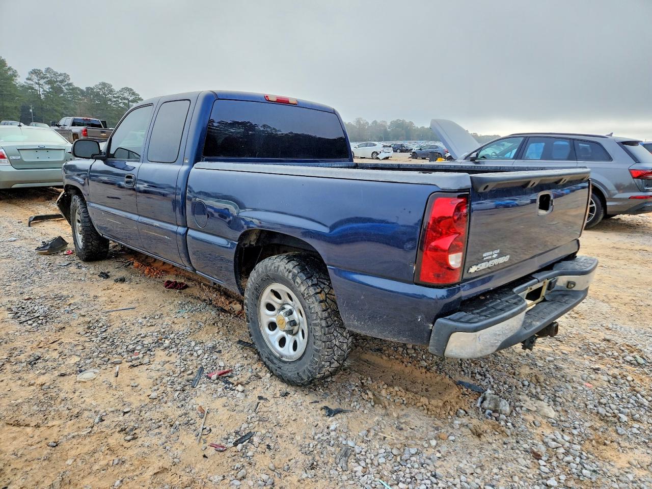 2006 CHEVROLET SILVERADO C1500 photo 2