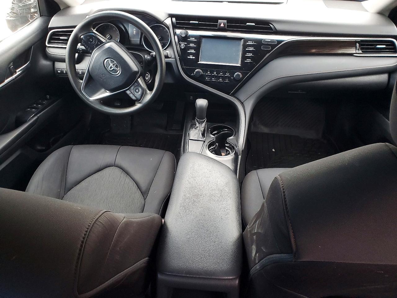 2019 TOYOTA CAMRY L photo 8
