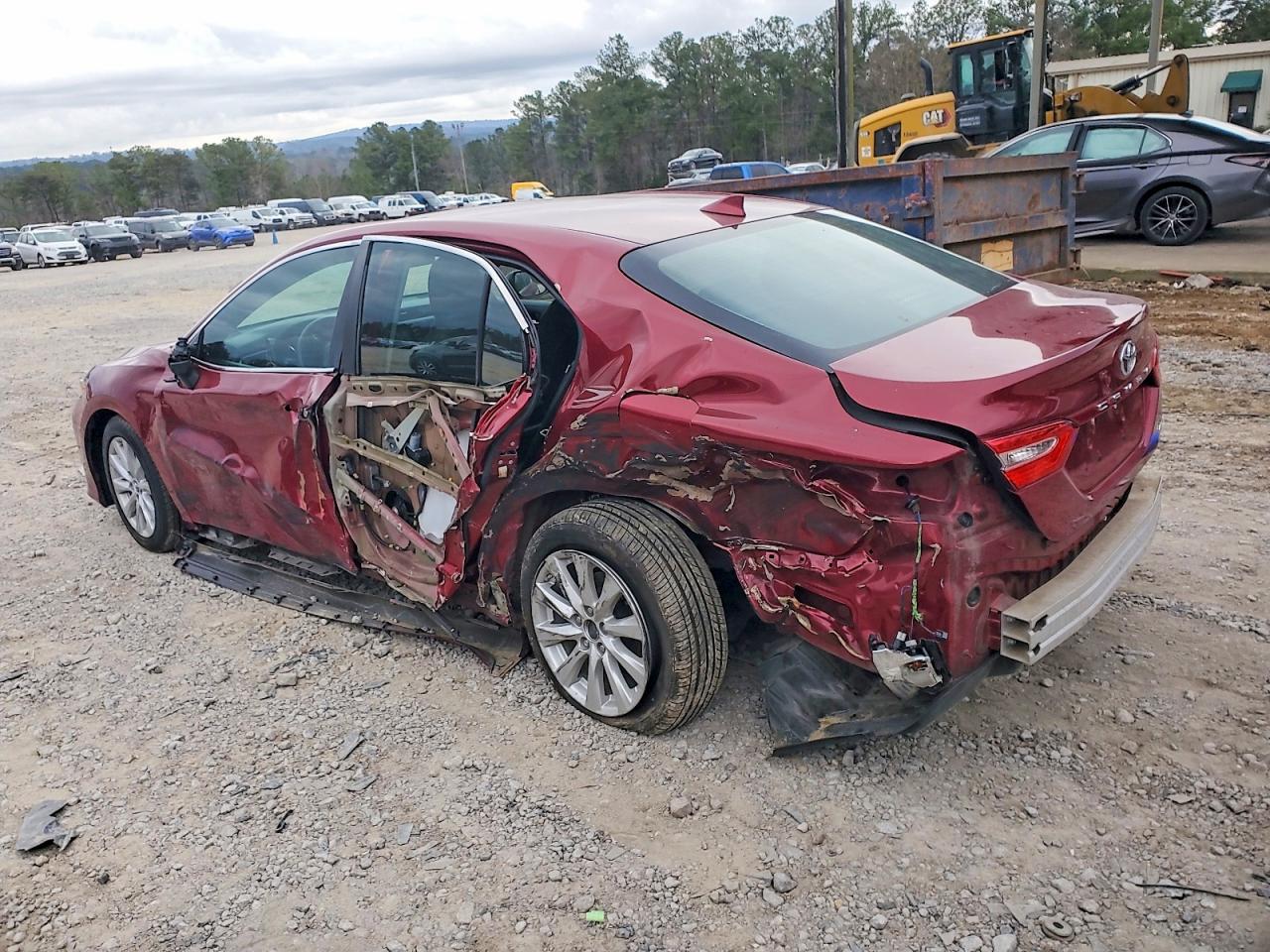 2019 TOYOTA CAMRY L photo 2