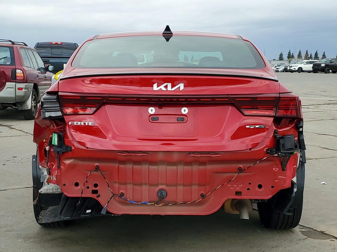 2024 KIA FORTE photo 6