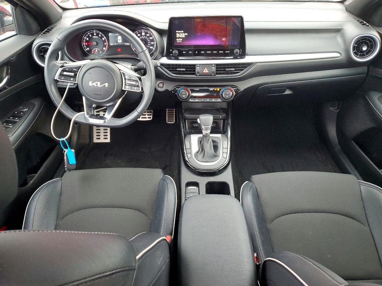 2024 KIA FORTE photo 8