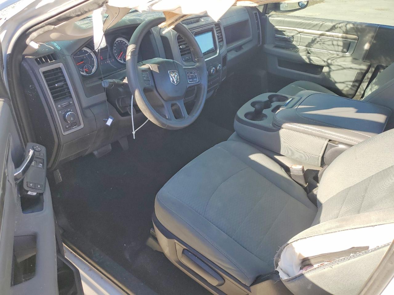 2016 RAM 1500 ST photo 8