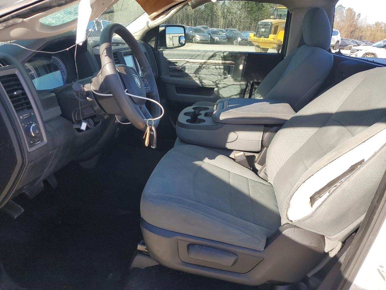2016 RAM 1500 ST photo 7