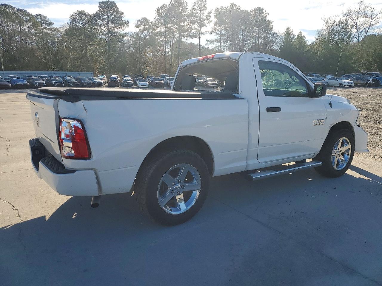 2016 RAM 1500 ST photo 3