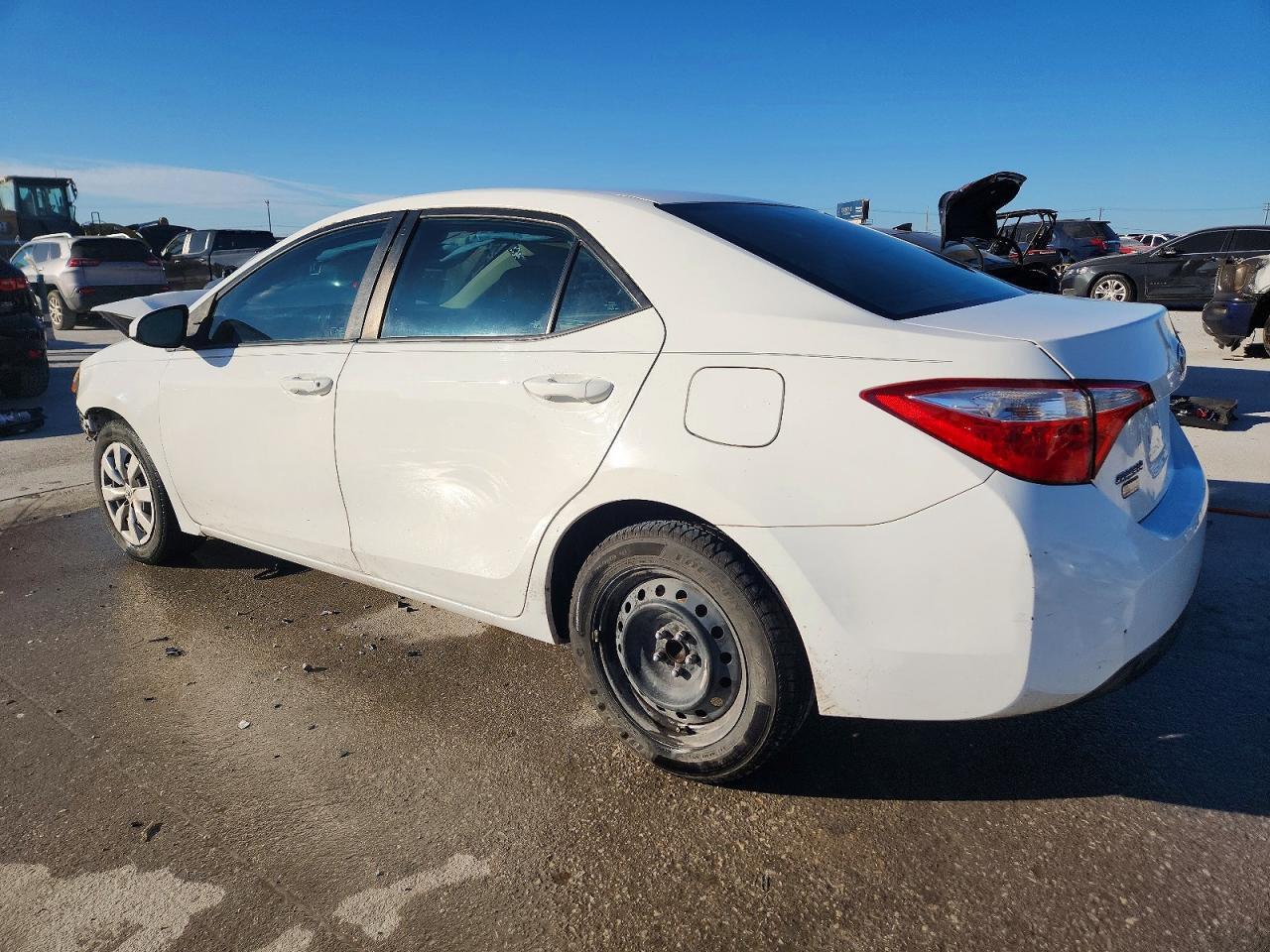 2015 TOYOTA COROLLA LE photo 2