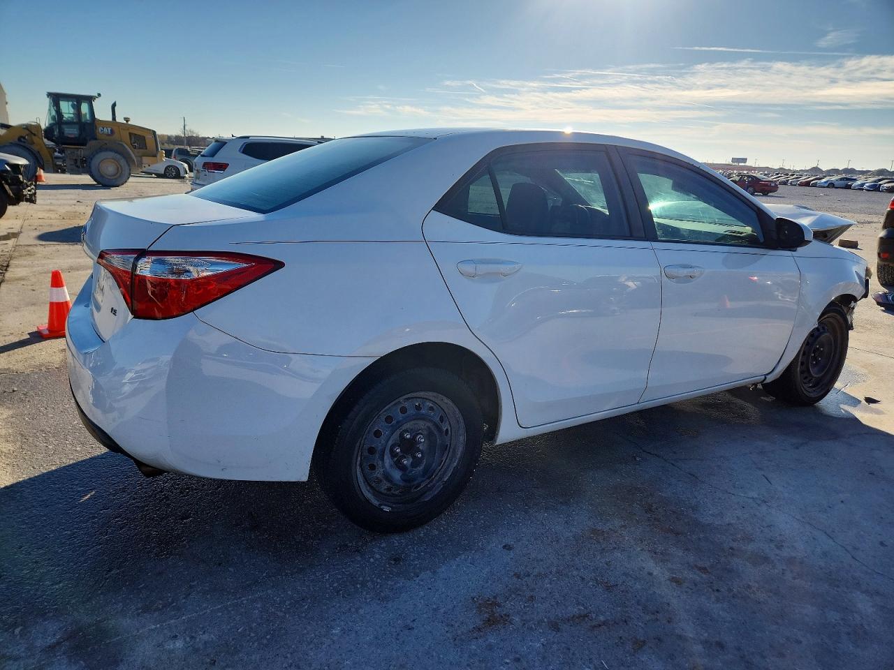 2015 TOYOTA COROLLA LE photo 3