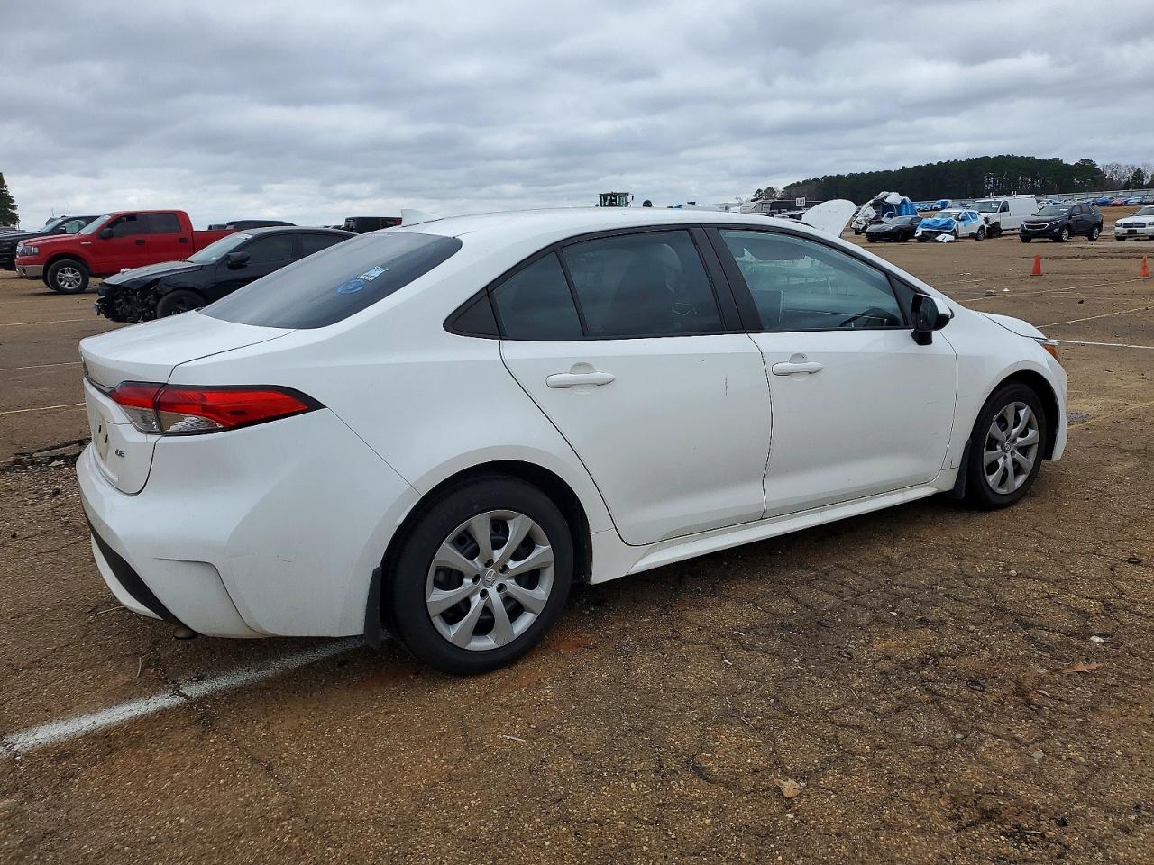 2020 TOYOTA COROLLA LE photo 3