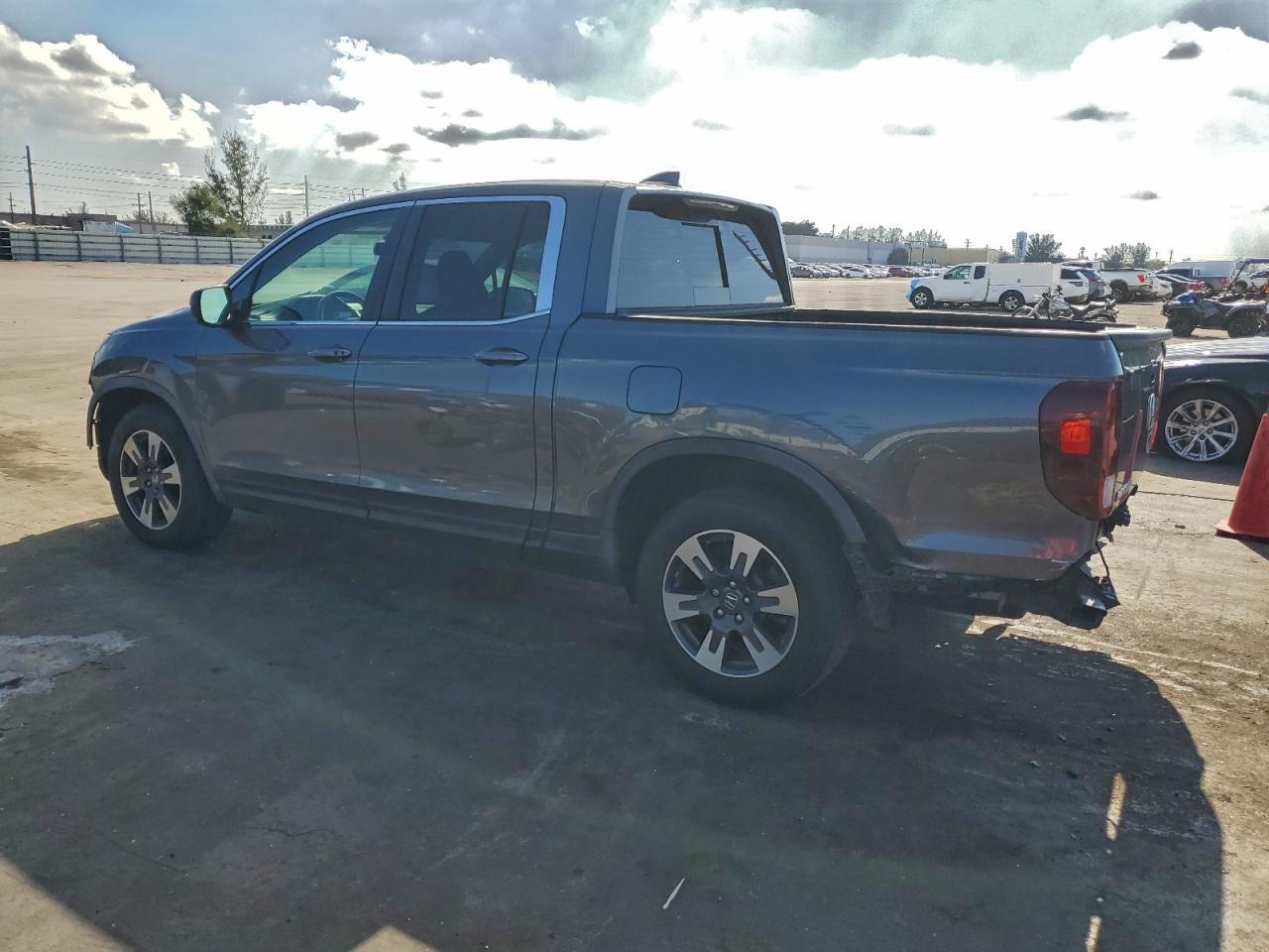 2019 HONDA RIDGELINE RTL photo 2