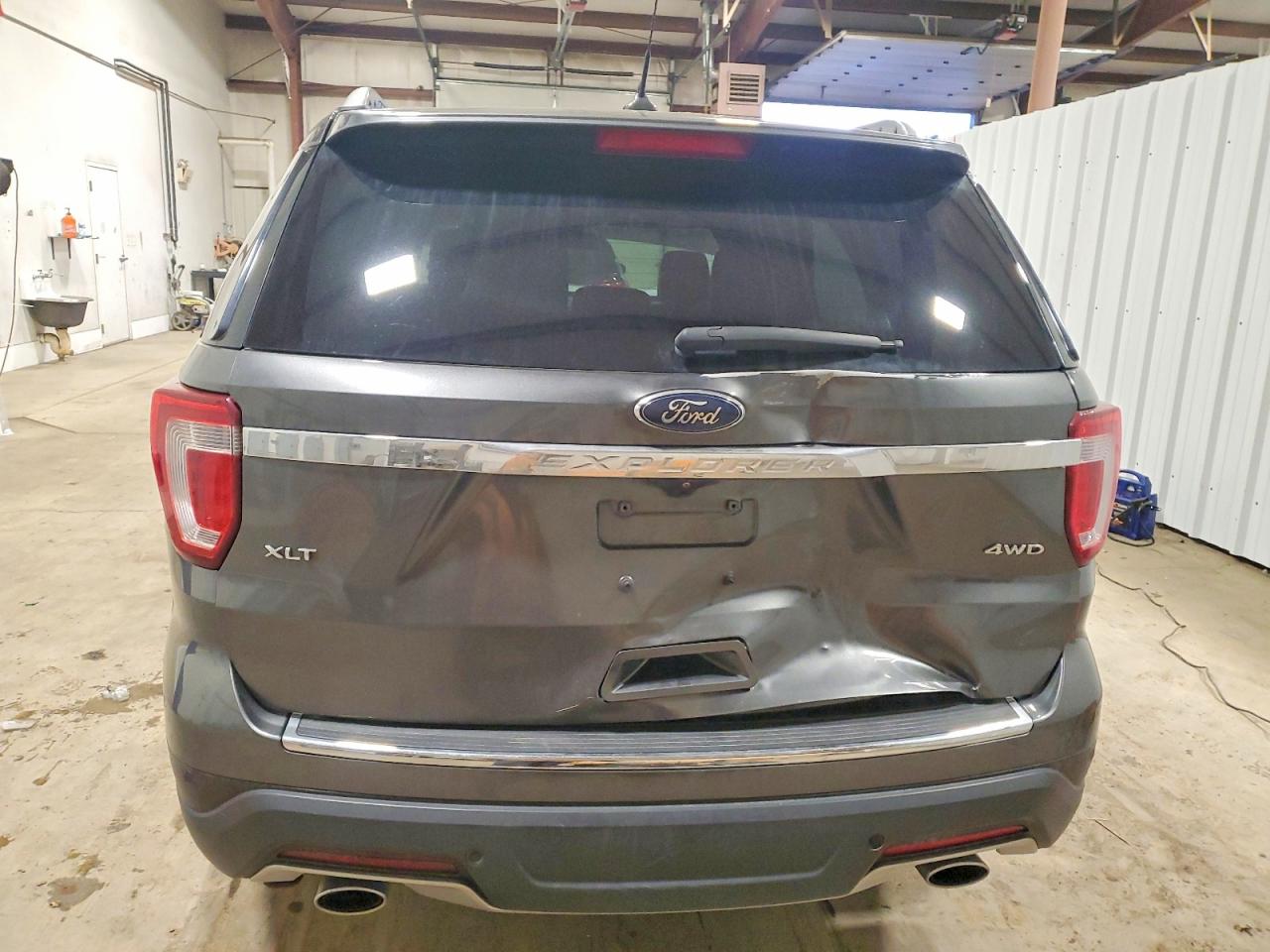 2018 FORD EXPLORER XLT photo 6