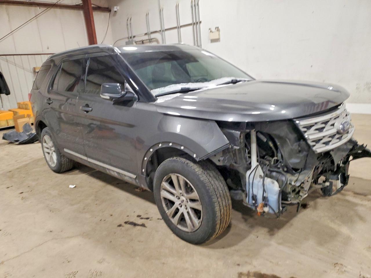 2018 FORD EXPLORER XLT photo 4