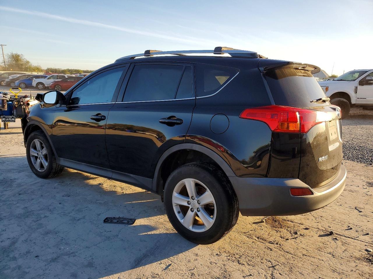 2013 TOYOTA RAV4 XLE photo 3