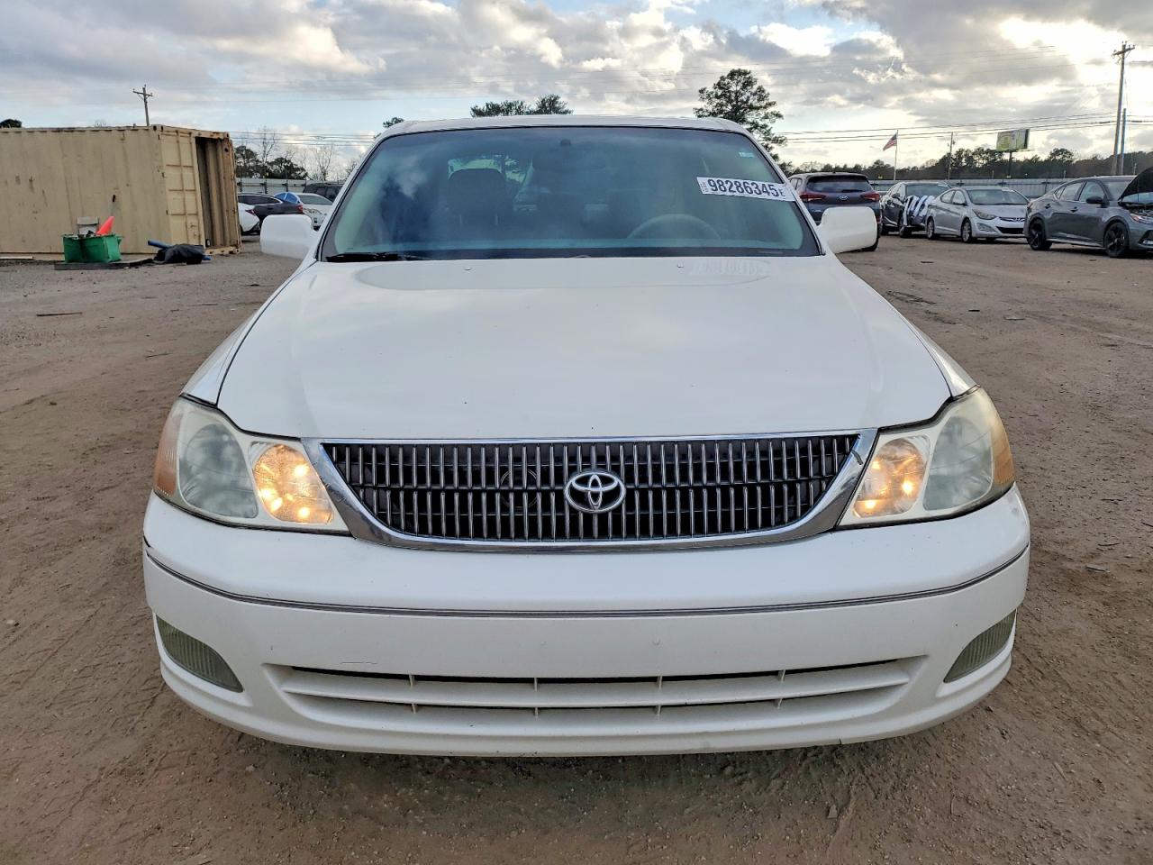 2002 TOYOTA AVALON XL photo 5
