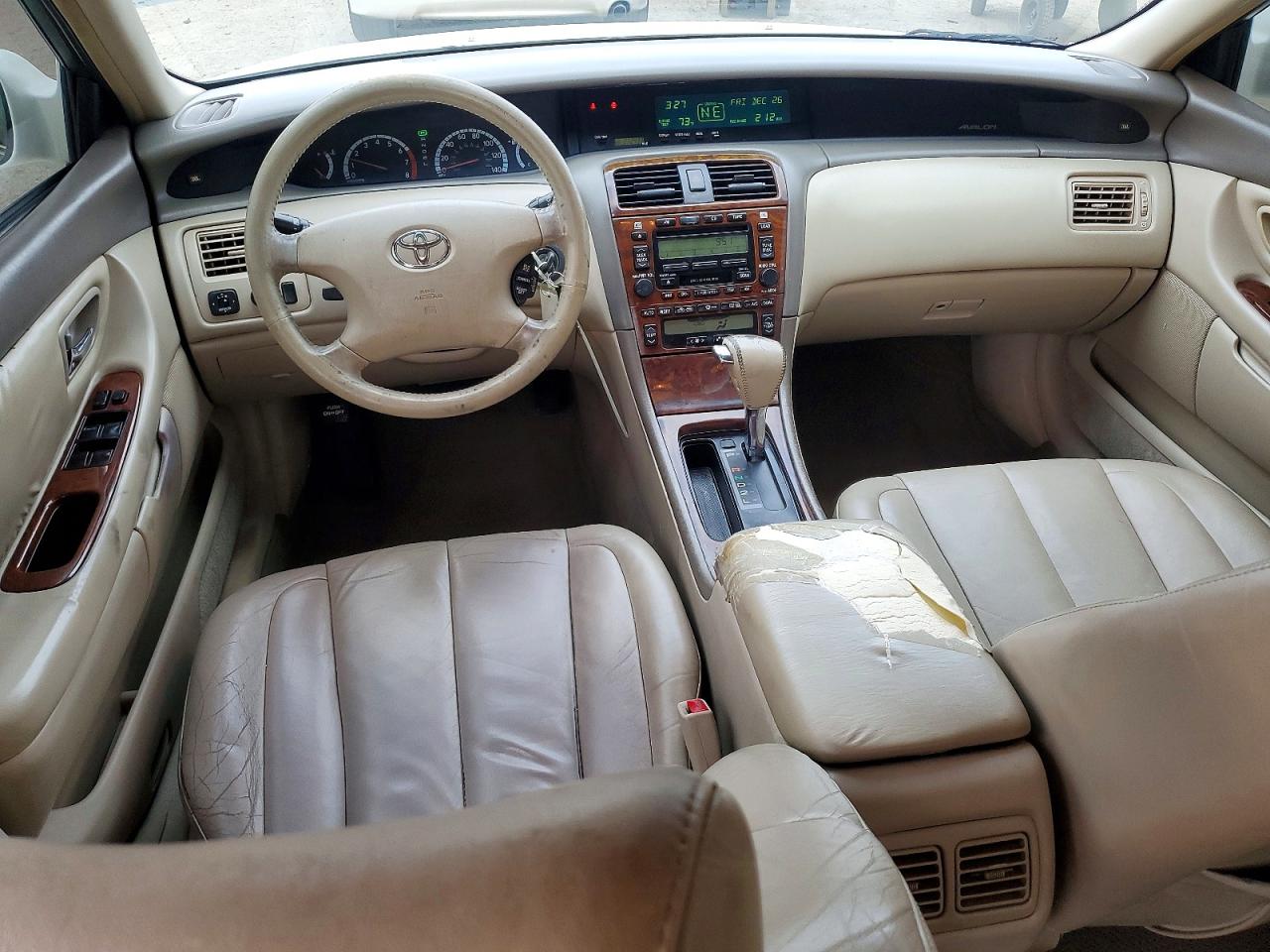 2002 TOYOTA AVALON XL photo 8