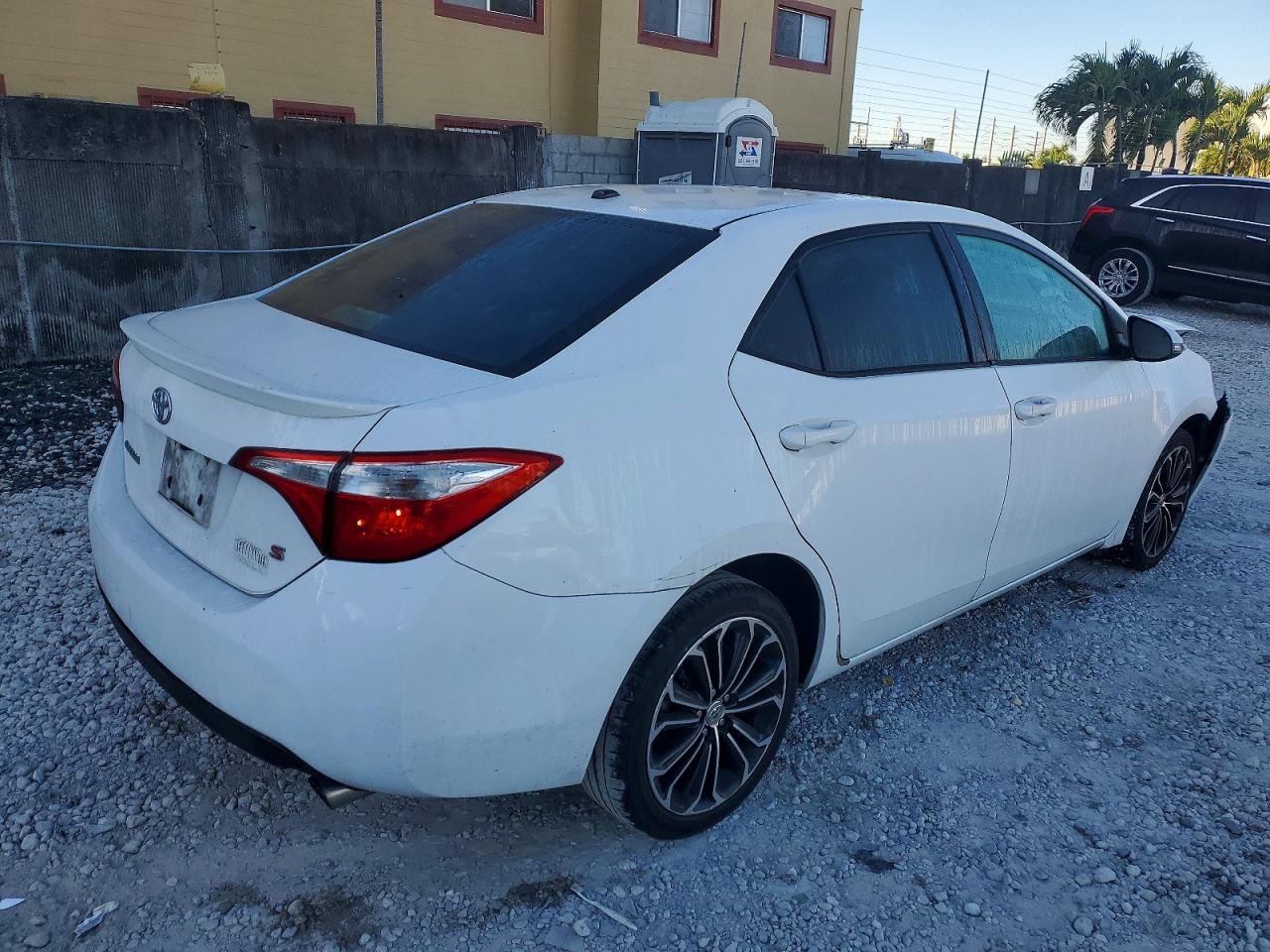 2014 TOYOTA COROLLA L photo 3