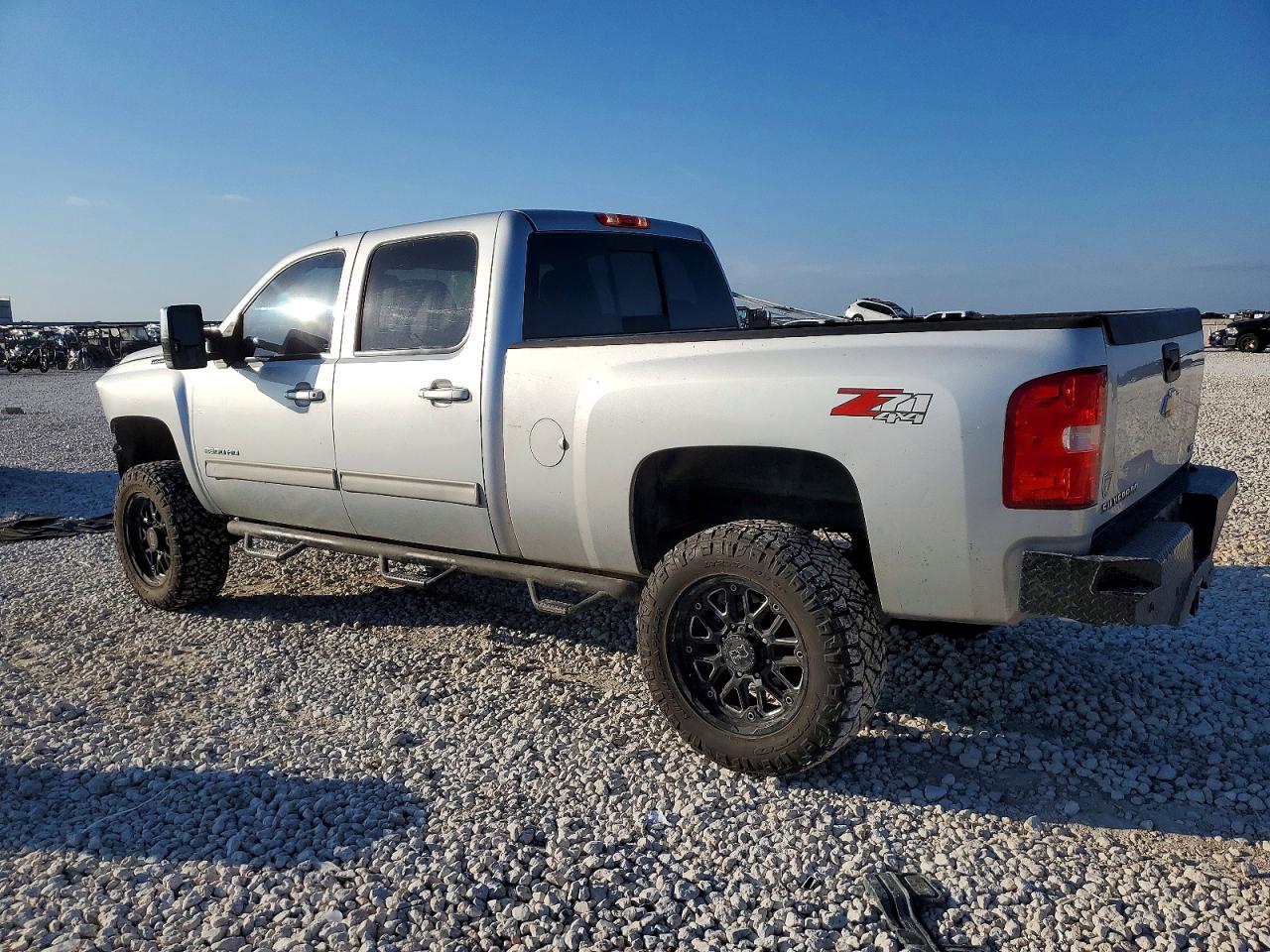 2014 CHEVROLET SILVERADO K2500 HEAVY DUTY LTZ photo 2