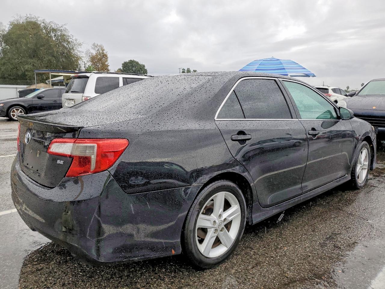 2014 TOYOTA CAMRY L photo 3