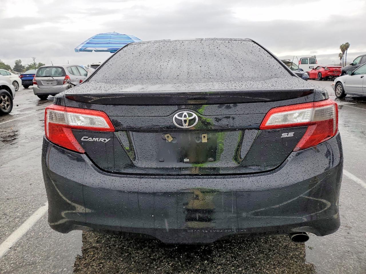 2014 TOYOTA CAMRY L photo 6