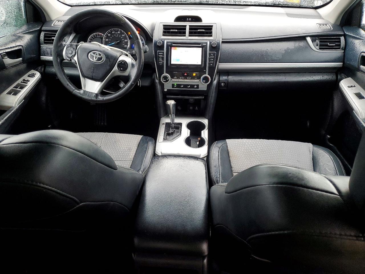 2014 TOYOTA CAMRY L photo 8