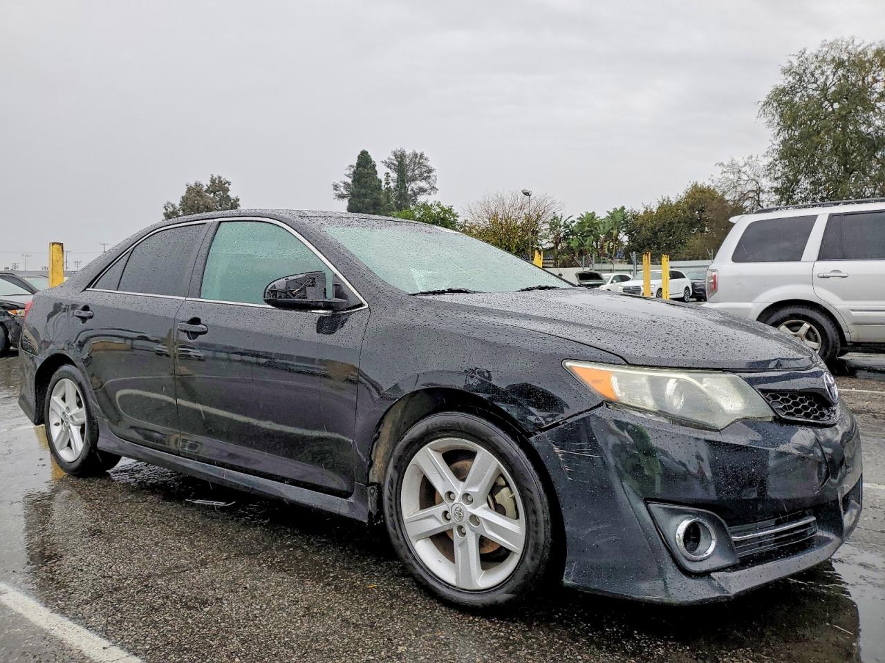 2014 TOYOTA CAMRY L photo 4