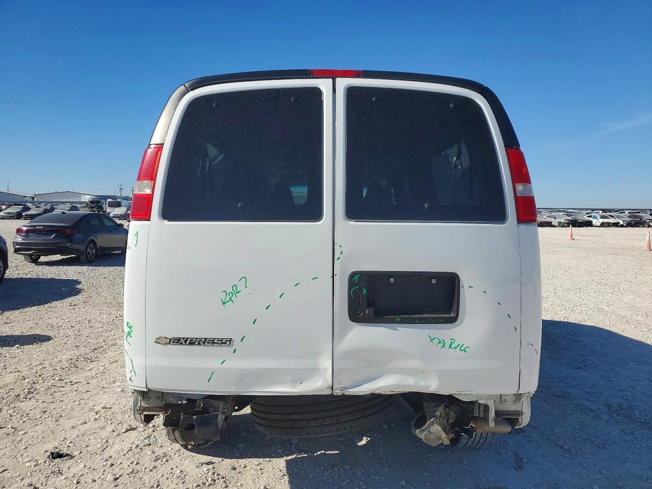 2022 CHEVROLET EXPRESS G3500 LS photo 11