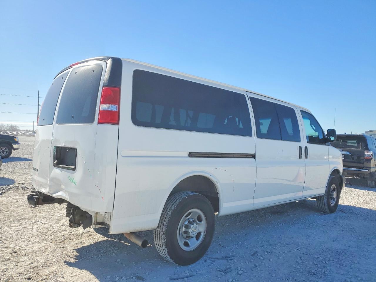 2022 CHEVROLET EXPRESS G3500 LS photo 5